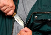 В Петербурге мужчина изрезал ножом лицо женщине на глазах у ее ребенка