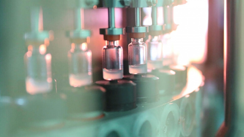 Вирусолог назвал различия детских и взрослых вакцин от COVID-19