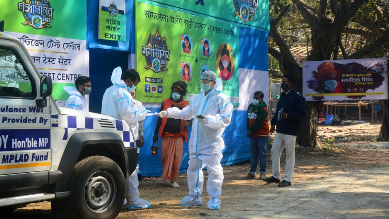 Врачи рассказали об опасности штамма коронавируса "омикрон" для детей