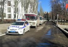 Автобусы увозят женщин и детей из ЛНР после объявленной мобилизации