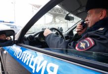 Двух маленьких детей нашли в квартире без еды и воды в Подмосковье