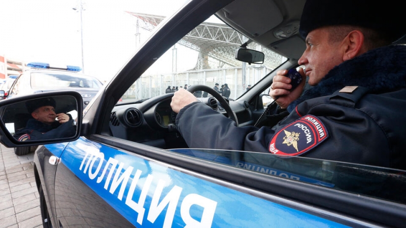 Двух маленьких детей нашли в квартире без еды и воды в Подмосковье