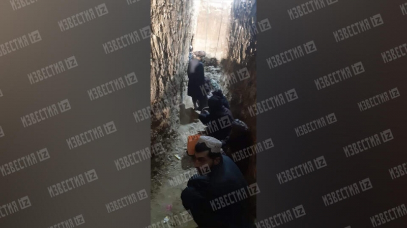 Фото с места спасения мальчика, провалившегося в колодец в Афганистане