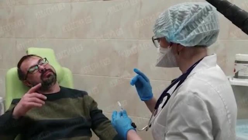 Гинцбург допустил вакцинацию детей до 6 лет от COVID назально