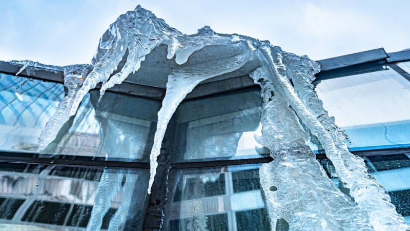 Глыба льда проломила череп трехлетней девочке в Воронеже