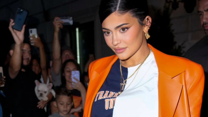 Кайли Дженнер во второй раз стала мамой