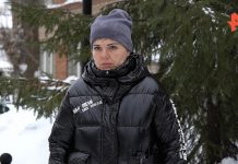 Мама зажатой в дверях автобуса девочки: Дочь боится ездить одна