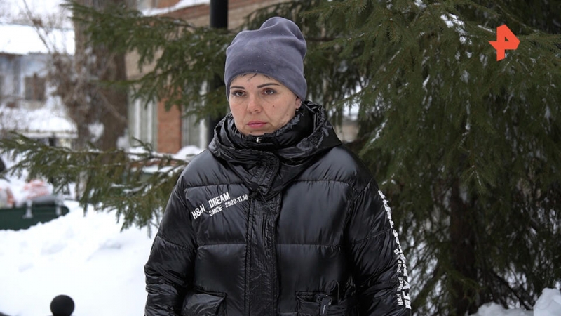 Мама зажатой в дверях автобуса девочки: Дочь боится ездить одна