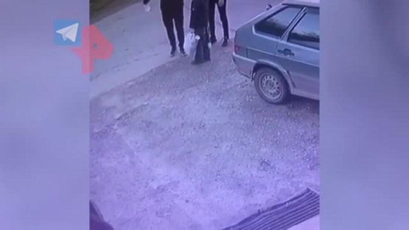 Мужчины, зазывавшие ребенка в машину чипсами и лимонадом, извинились