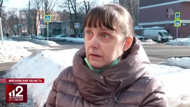 Няня украла у годовалых детей золотые крестики и сдала их в ломбард