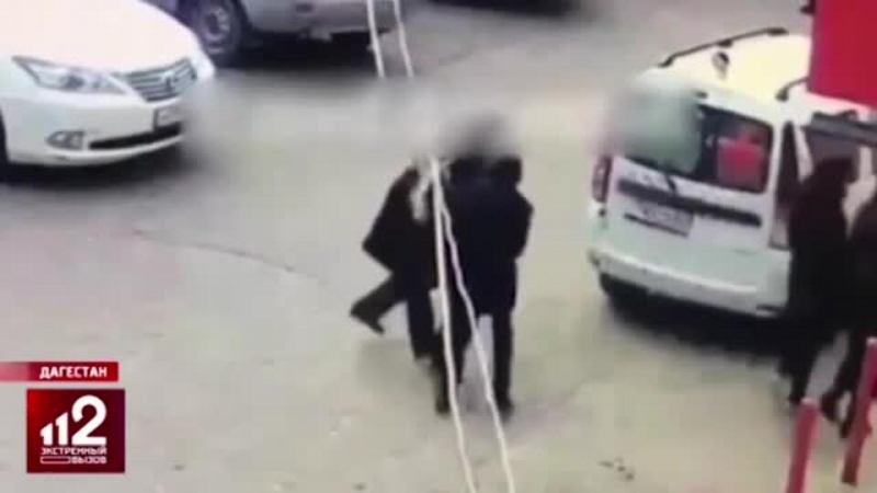 Полицейские в Махачкале вырвали ребенка из рук похитительницы