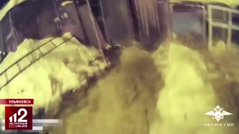 Полицейские в Ульяновске бросились в огонь, чтобы спасти семью