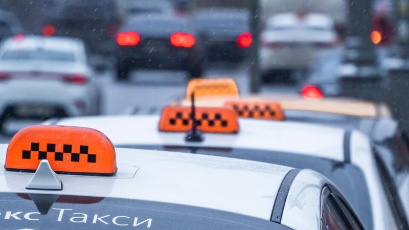 Приезд домой матери с погибшей у няни дочерью попал на видео