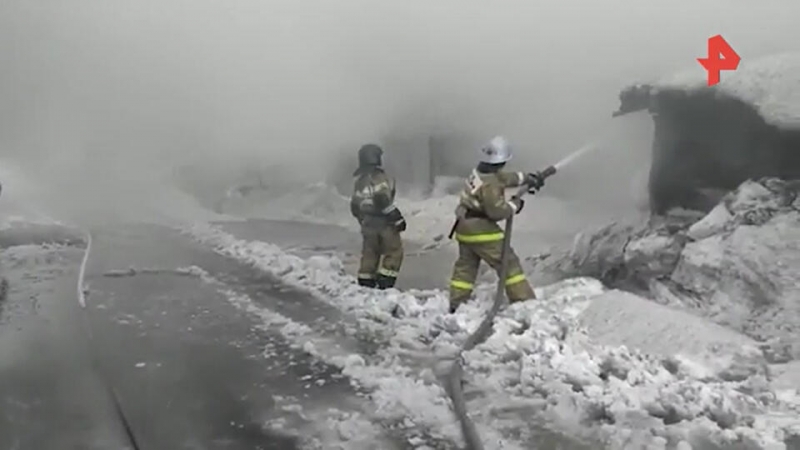 Семья с четырьмя детьми погибла при пожаре в частном доме в Якутии