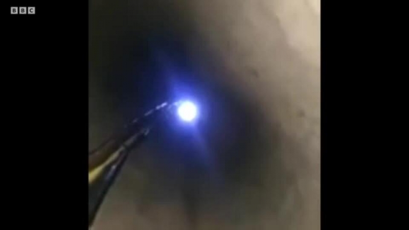 В Афганистане пытаются спасти упавшего в 35-метровый колодец мальчика