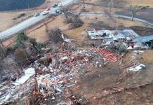 Четверо детей и двое взрослых погибли во время торнадо в США