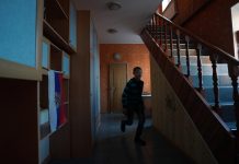 Путин призвал сократить бюрократию при размещении сирот из Донбасса