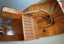 Трехлетняя девочка упала с лестницы в частном детсаду в Махачкале