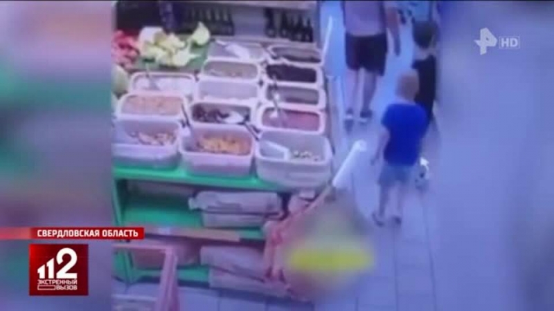 На Урале мужчина попытался увести трех мальчиков, пообещав им сладости