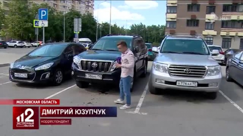 Посадивший ребенка за руль мужчина пил пиво, когда дочь устроила ДТП