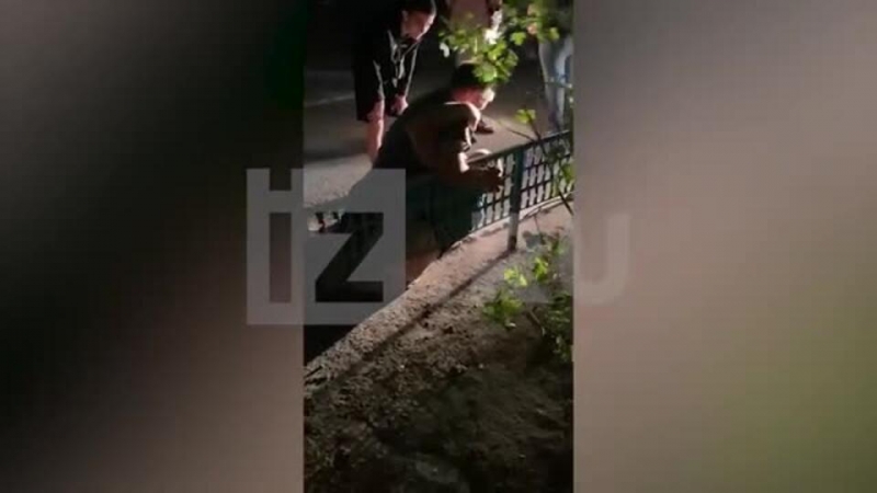 Мужчина угрожал ножом детям и устроил драку во дворе в Волгодонске