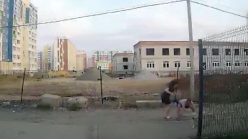 Родился в рубашке: как малыш чудом выжил, упав в колодец с палками