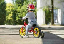 Как выбирать беговел для ребенка