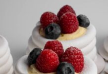 Побалуйте себя вкуснейшими ягодными десертами от кондитерской «Любовь и сладости»