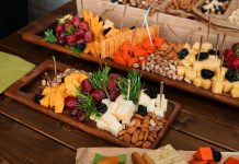 Вкусные закуски на заказ: выбор и доставка в Москве