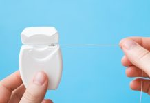 Как правильно пользоваться зубной нитью?