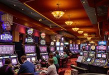Почему люди играют в онлайн казино?