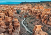 Тур на Чарынский Каньон: Незабываемое путешествие в сердце природы