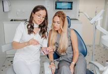 Идеальная улыбка: как выбрать между брекетами и элайнерами?