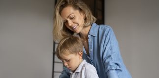 Роль няни в развитии ребёнка: игры, режим, общение и эмоциональная поддержка