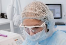 Чистка зубов: чистые и здоровые зубы за одно посещение