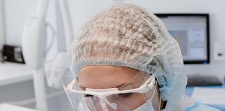 Чистка зубов: чистые и здоровые зубы за одно посещение