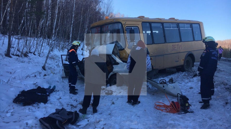 Кадры с места ДТП под Челябинском, где погибли два человека