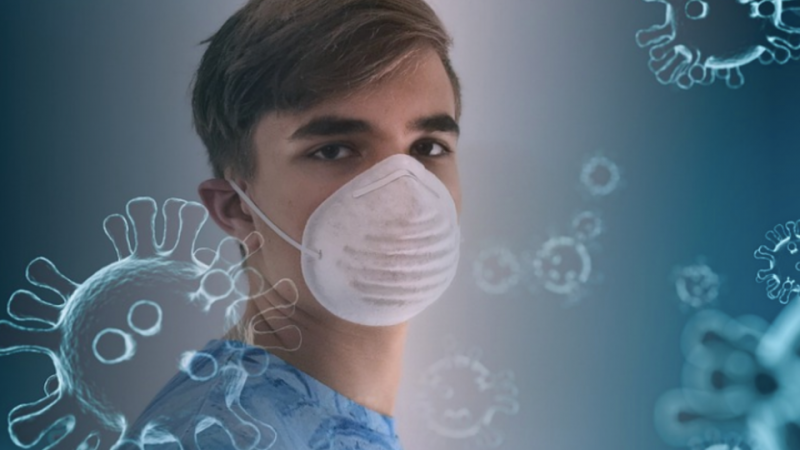 Первыми зараженными штаммом "омикрон" в Иркутской области стали дети