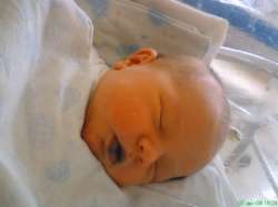 Развитие ребенка в 1 месяц. Навыки и достижения, режим дня и питание.