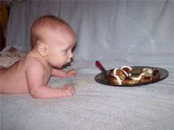 Развитие ребенка в 2 месяца. Навыки и достижения, режим дня и питание.