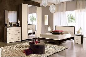 Спальные гарнитуры