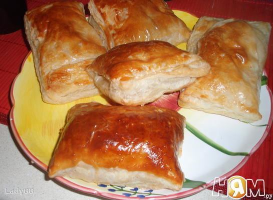 Слойки с ветчиной и сыром Слойки с ветчиной и сыром