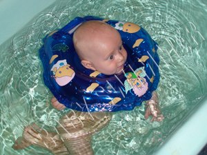 Безопасное купание для детей вместе с продукцией Baby Swimmer Безопасное купание для детей вместе с продукцией Baby Swimmer