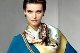 Как правильно выбрать женский шейный платок Как правильно выбрать женский шейный платок