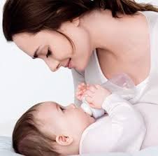 Кормление смесями с месяца – материнская лень или необходимость? Кормление смесями с месяца – материнская лень или необходимость?